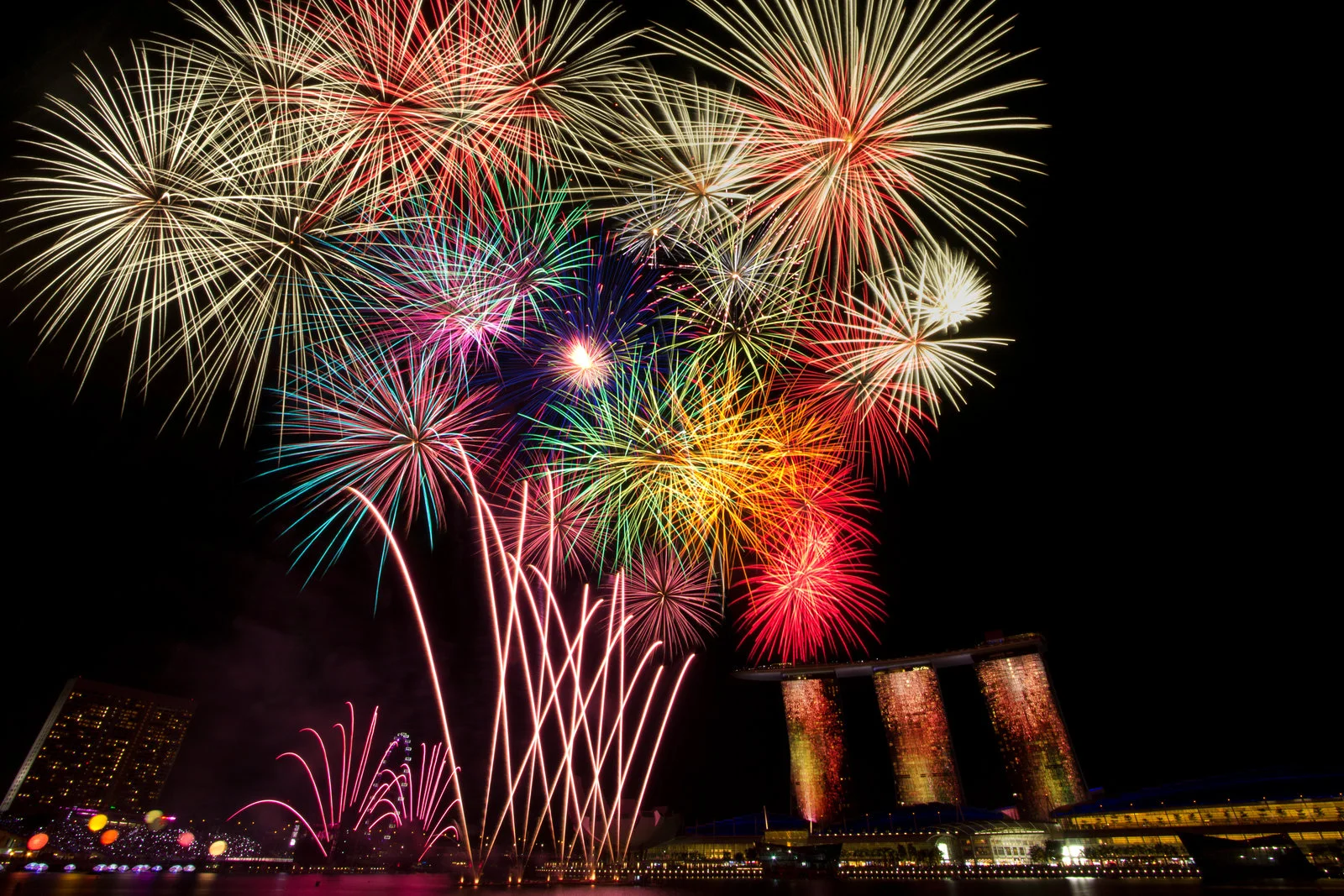 fireworks_by_nuic-d4gmrfr.jpg