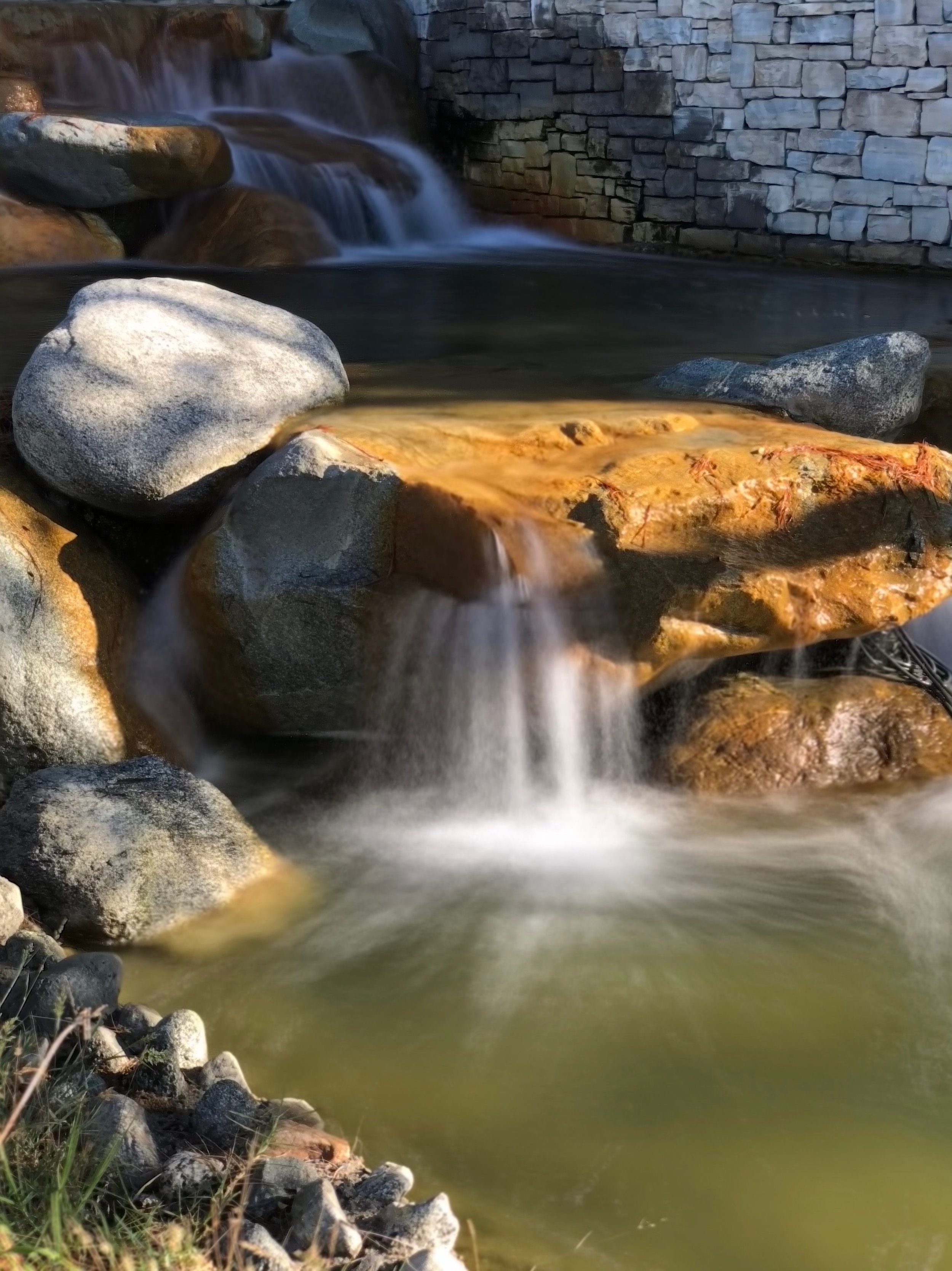 Here is a non-tripod based Live Photo with the long exposure effect.