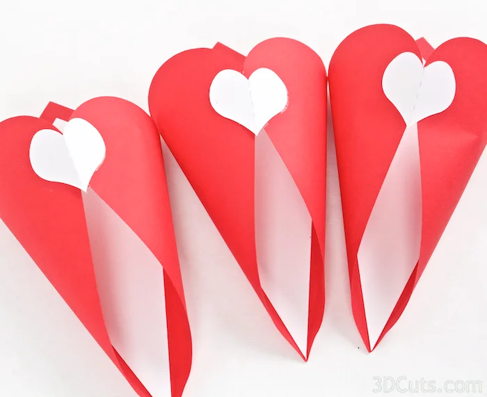 svg cutting files for Silhouette and Cricut Cutting machines. Birthday card Valentine's Day Wreath by Marji Roy of 3dcuts