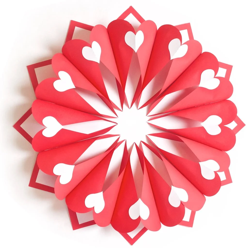 Heart Wreath by 3dCuts White (1).jpg
