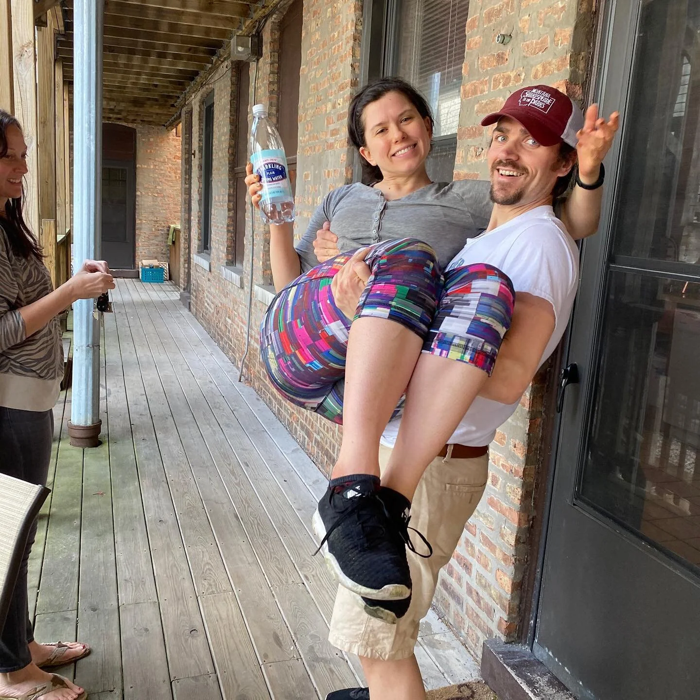 If I&rsquo;m going to fall down the stairs again in 2021, I hope that Joe will still carry me back up and my landlord will take another picture. To loved ones supporting each other hard this past year. Cheers! #bye2020 #thiswasinaprilbtw