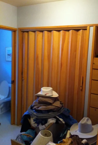 mudroom before.jpg