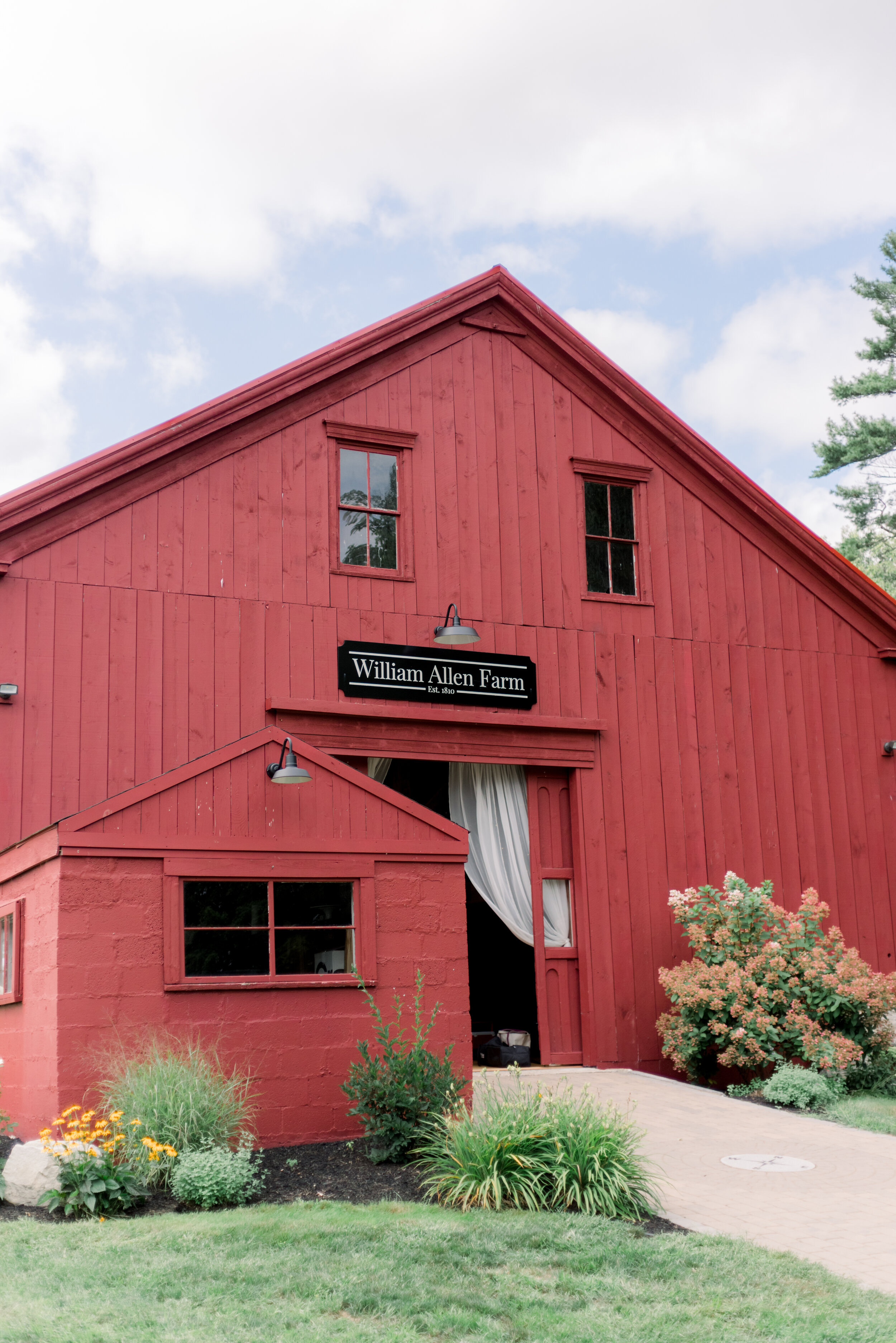 Barn Weddings In Maine Maine Wedding Blog A Sweet Start