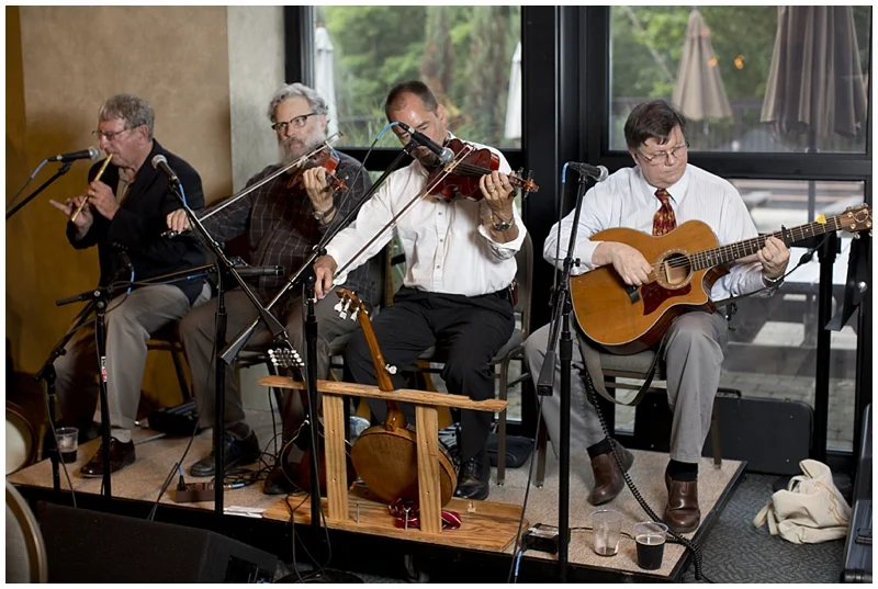 Jake and Renee both come from musical families, so it was awesome to have them be playing for most of the wedding!!