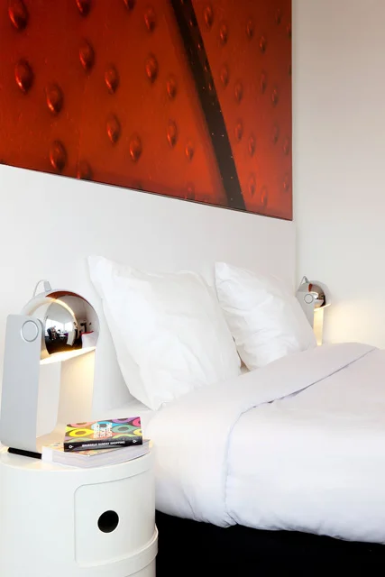vert-pantone-hotel-12.jpg