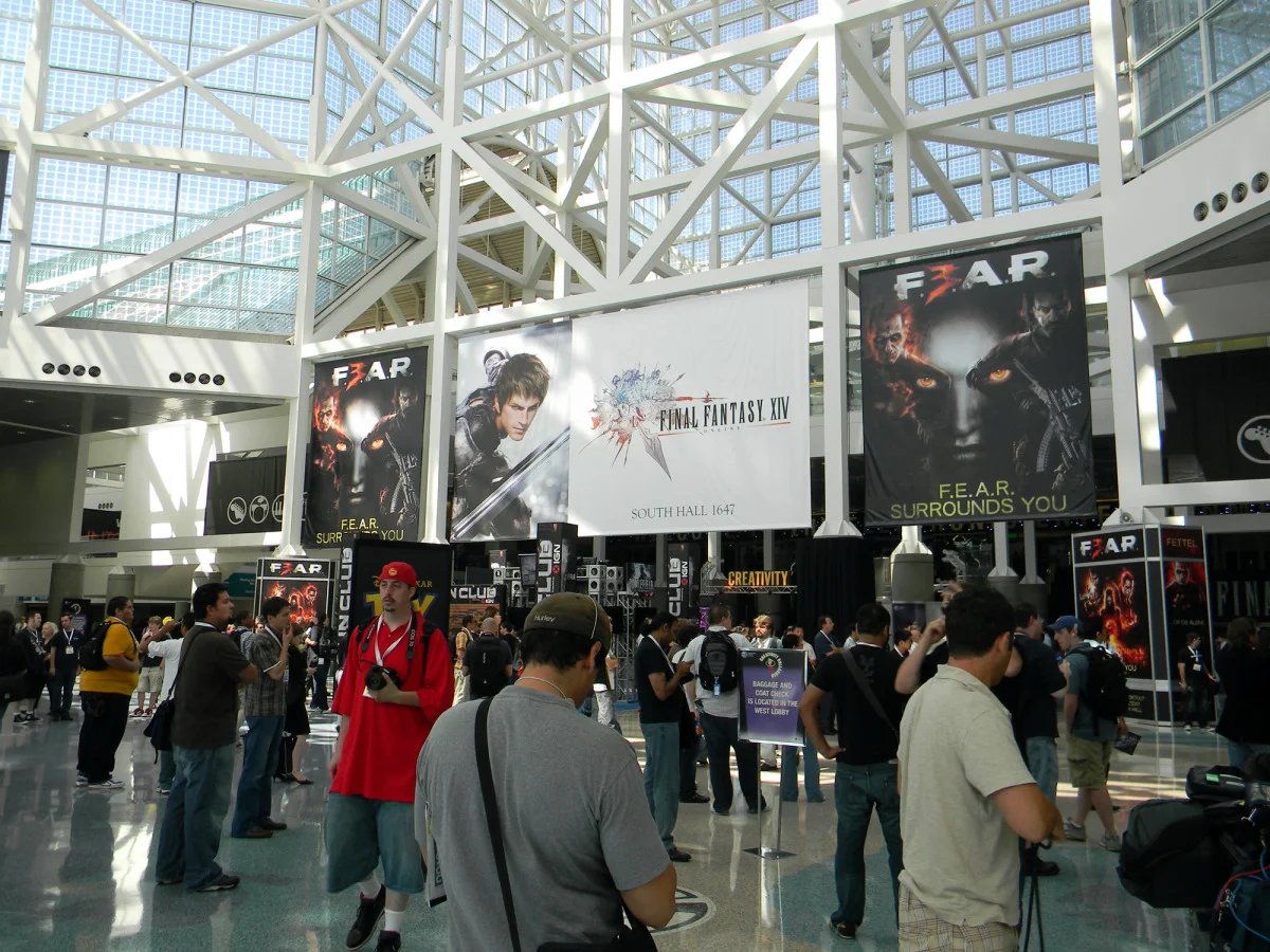 e3 2010 day 1 026.jpg
