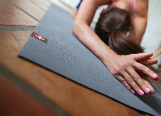 Review: Manduka eKO Lite Yoga Mat — YOGABYCANDACE