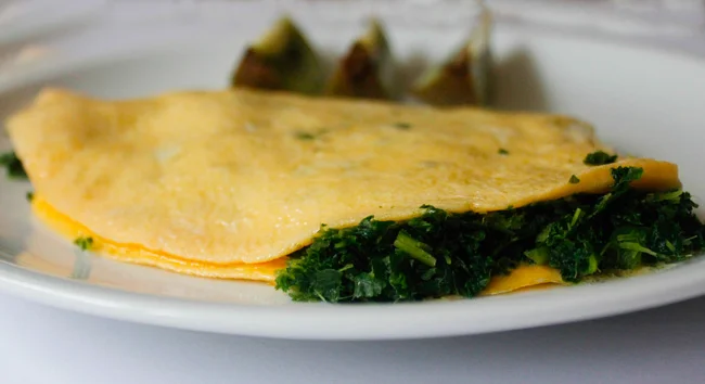 kale and garlic omelet recipe