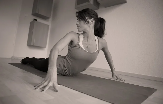 Pin it! How to strengthen your hands in the yoga practice.