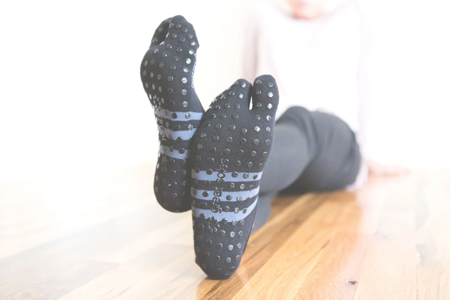 Sticky bottom to keep you stable while practicing