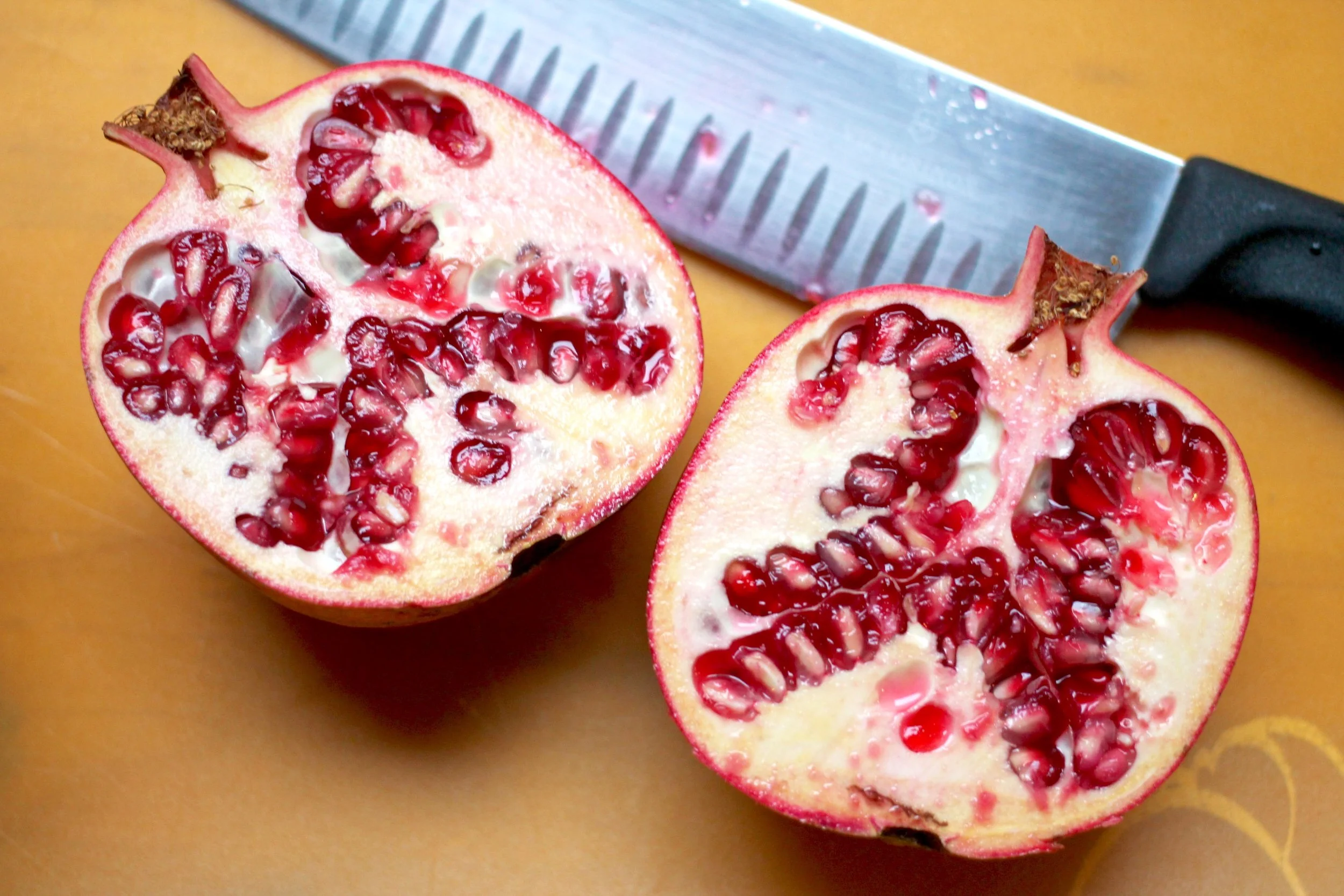 Pomegranates are a wonderful fruit to eat in the autumn; its arils give this oatmeal a great juicy burst with each bite!