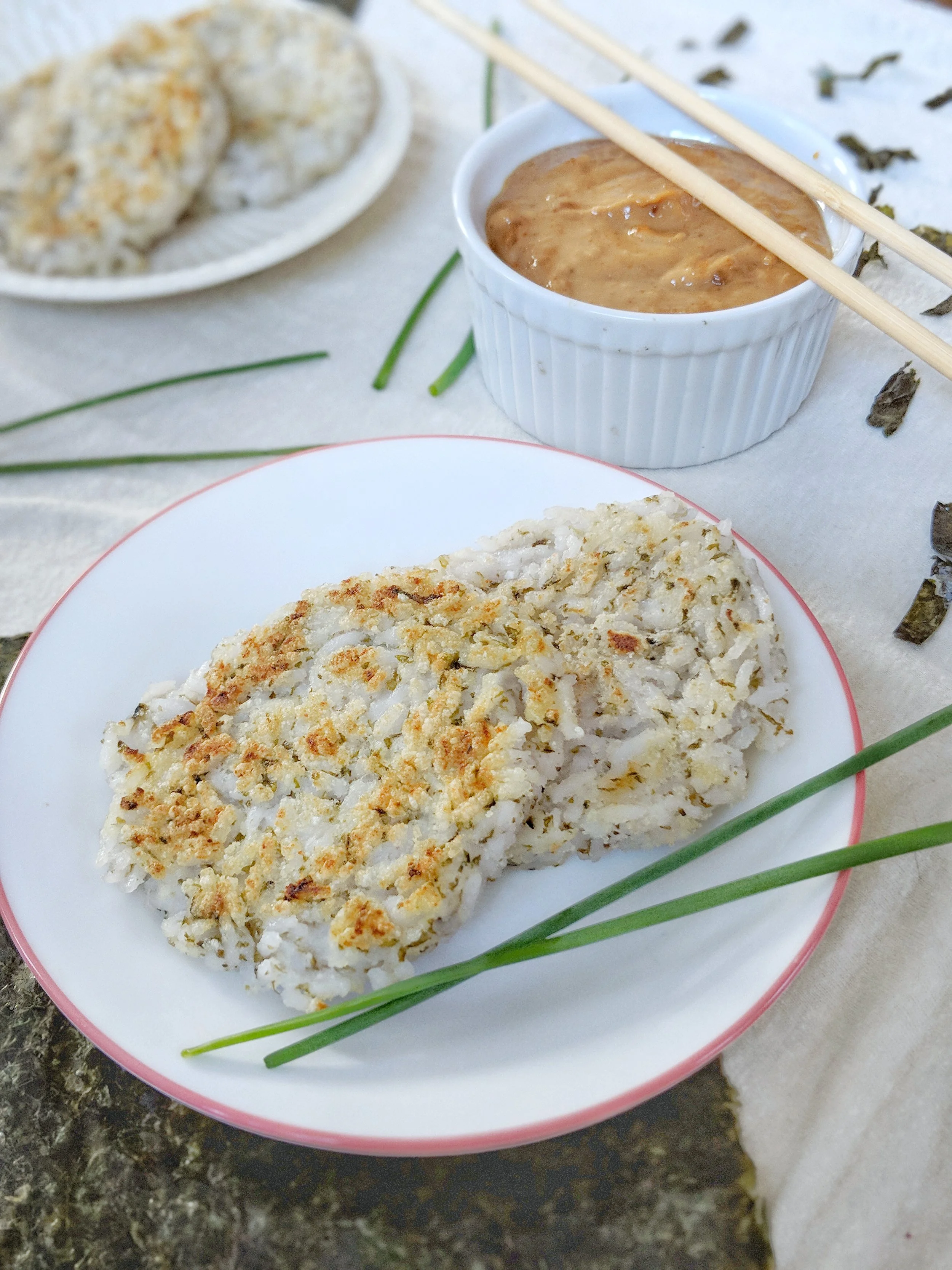 Seaweed Rice Cakes with Peanut Sauce
