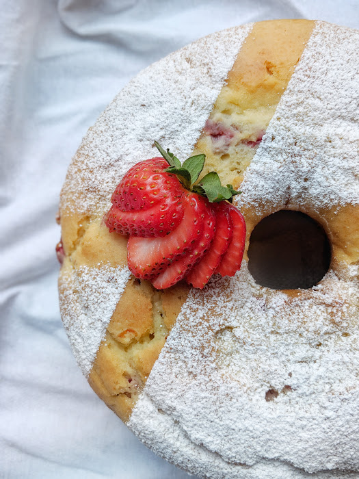 Strawberry Rhubarb Yogurt Cake