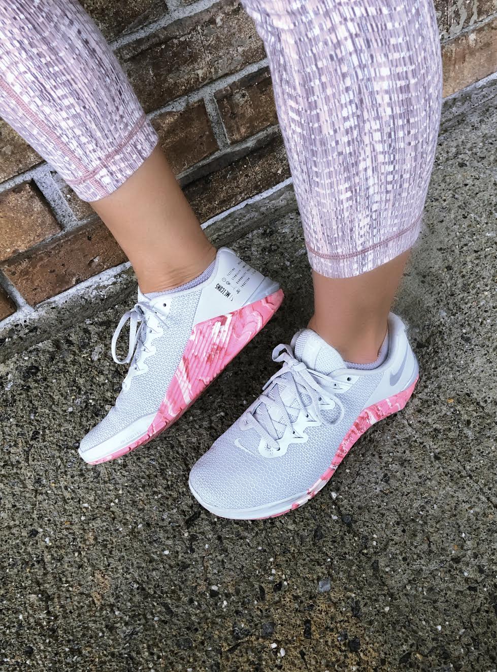 nike metcon grey and pink