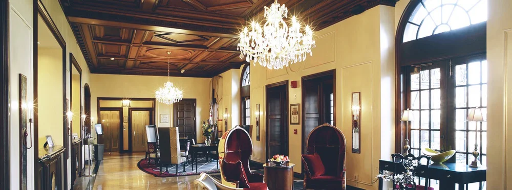 The-Raphael-Hotel-Lobby