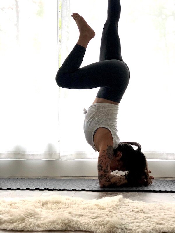 Tips And Poses for Pre- and Postnatal Yoga – Clever Yoga