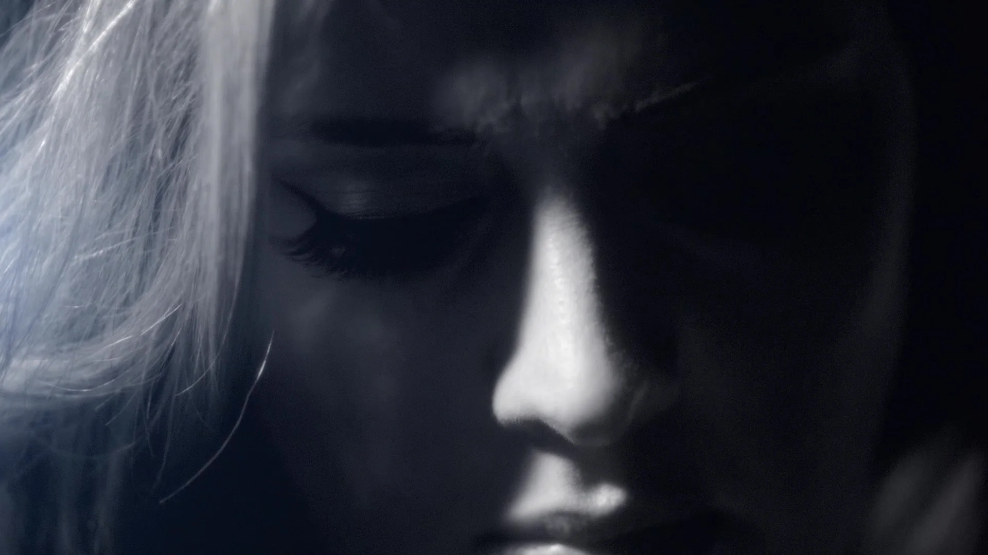 Adele_At_The_BBC_Titles (0.00.05.08).jpg