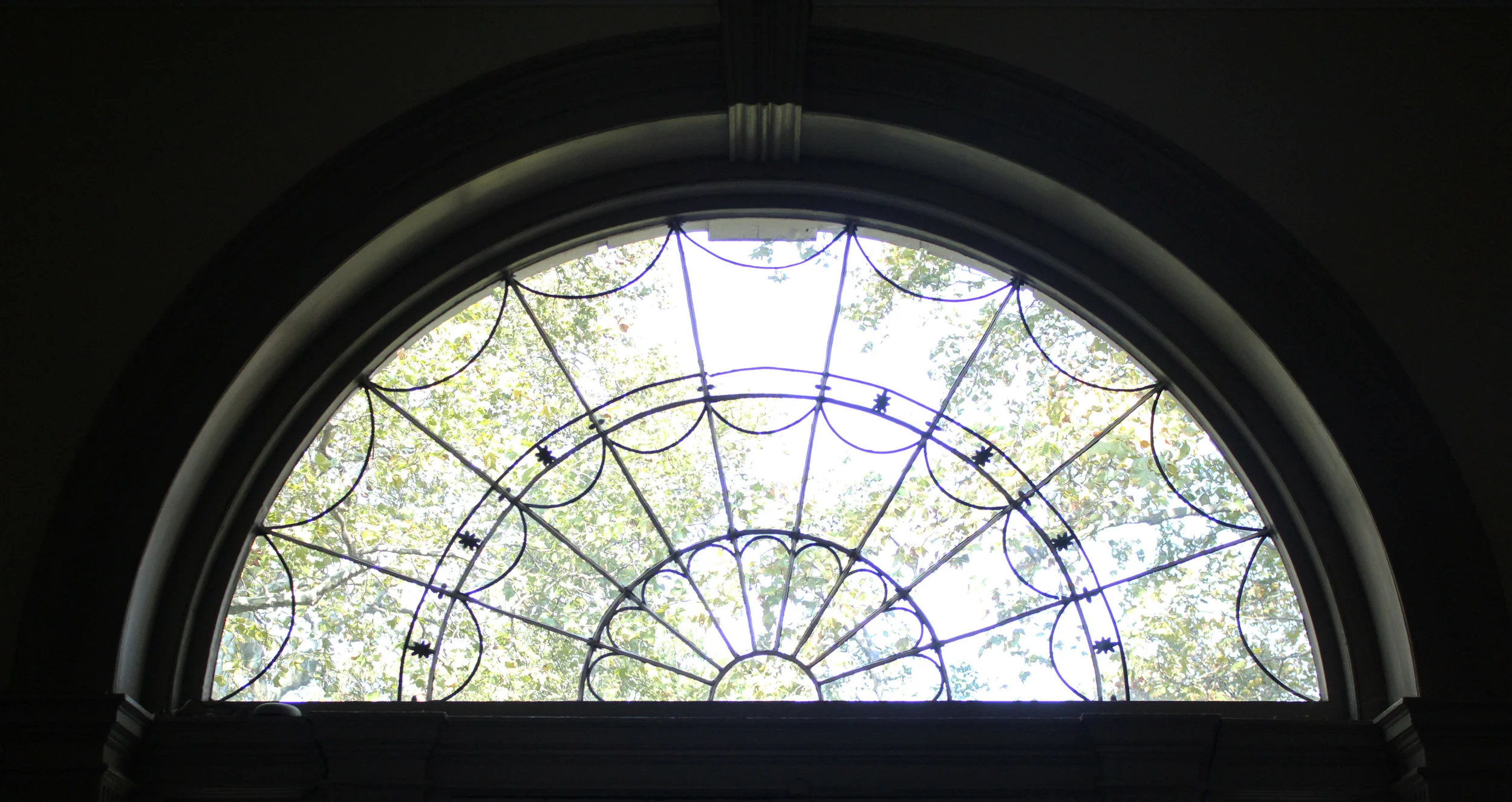 Lemon Hill fanlight. Photo by Samantha Madera, 2012.