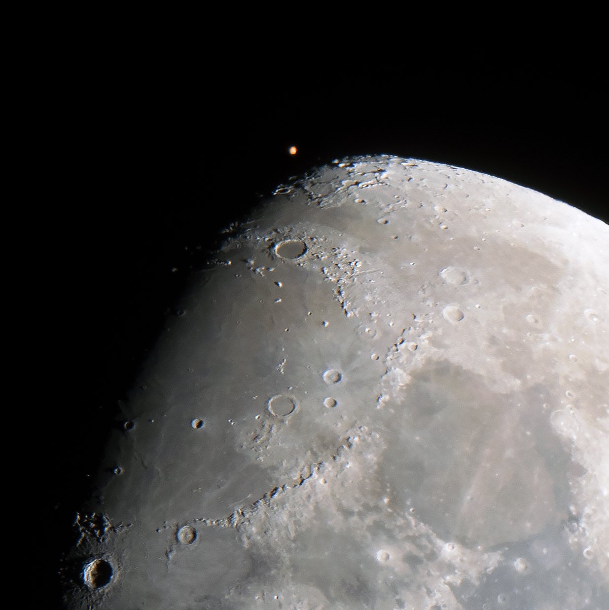 Occultation of Mars by the moon