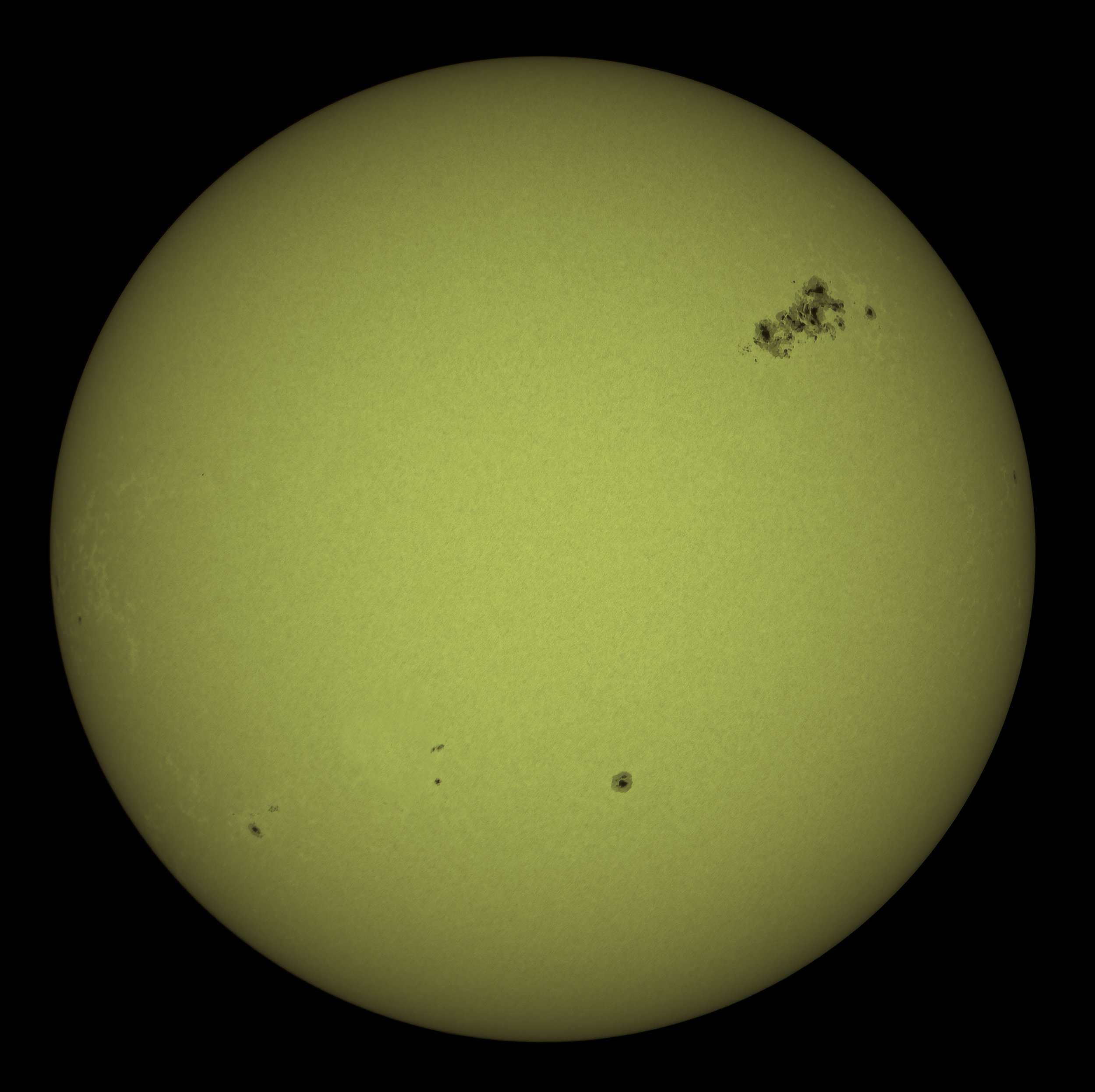 The massive active region AR3664, that gave us the Aurora