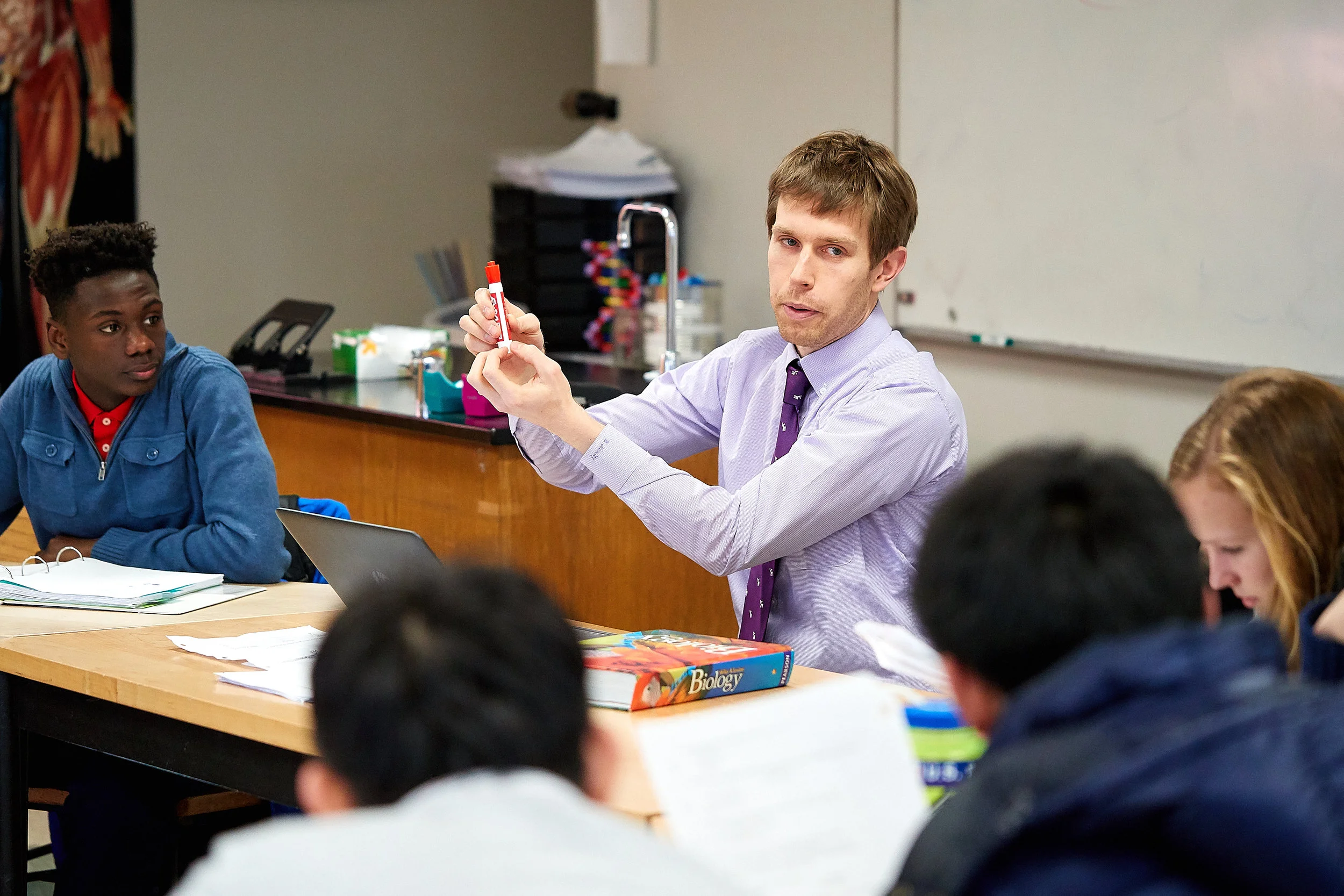 Eric Nemitz teaching Biology.