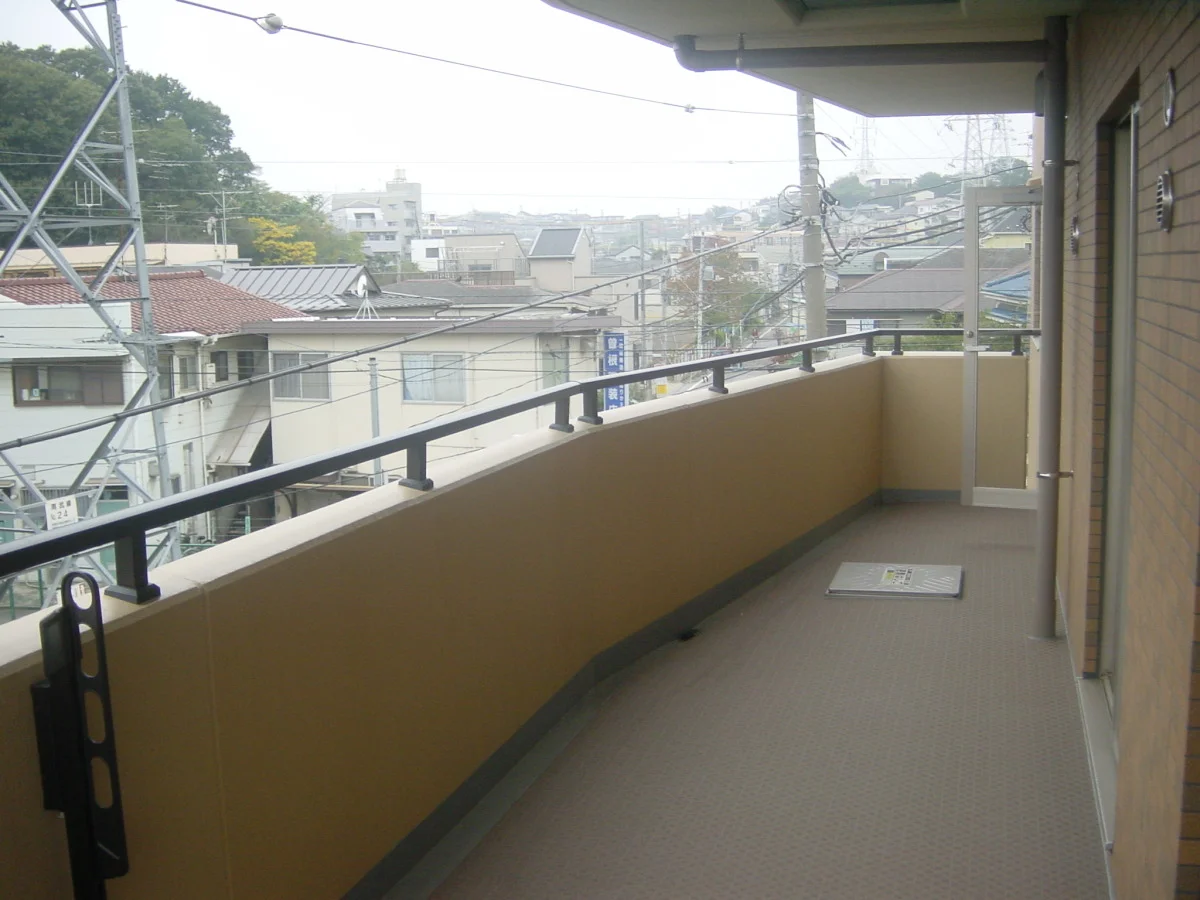balcony2.jpg