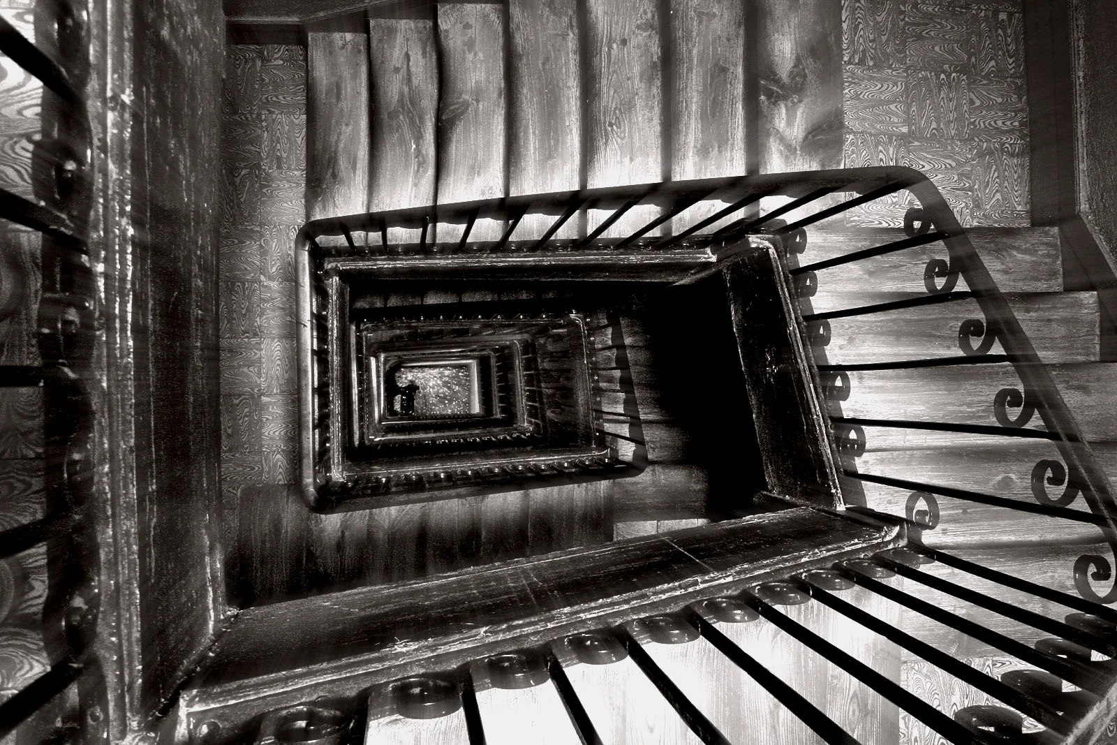 Stairs_in_Madrid_(Spain)_02.jpg