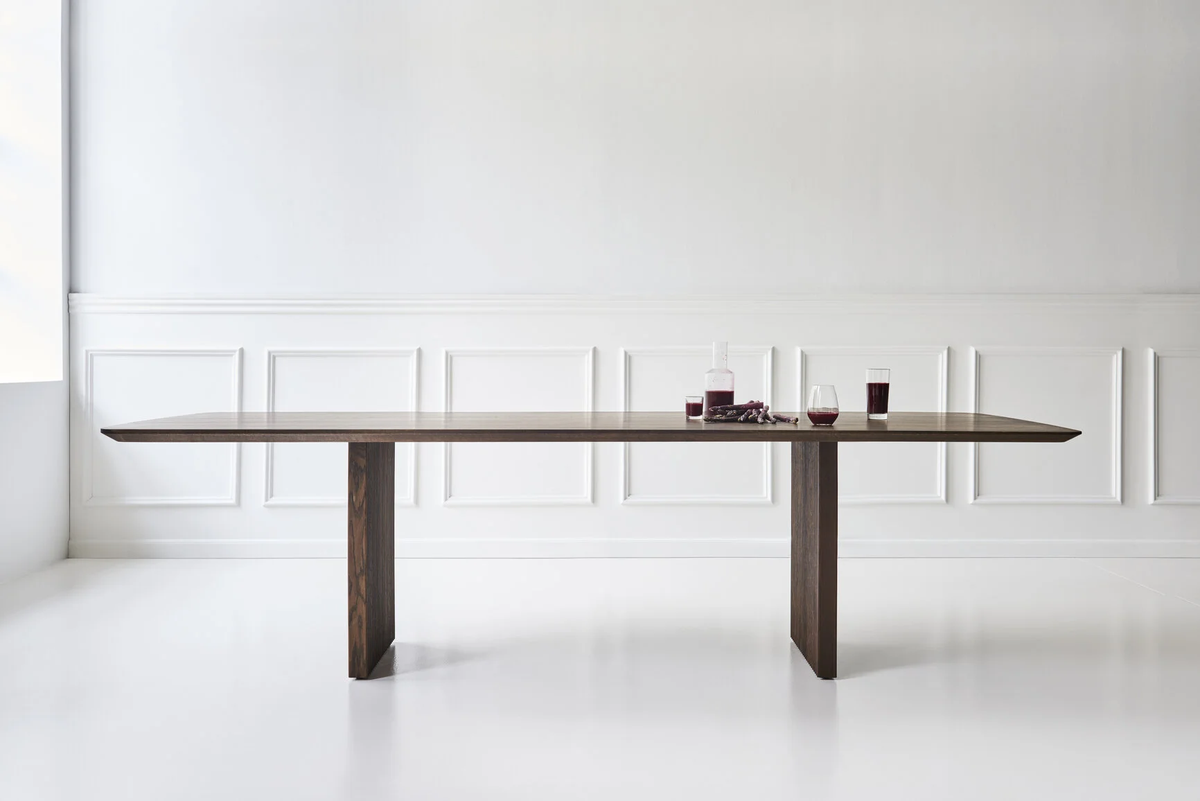 TEN TABLE_B105xL270_smoked oak_LB17.jpg