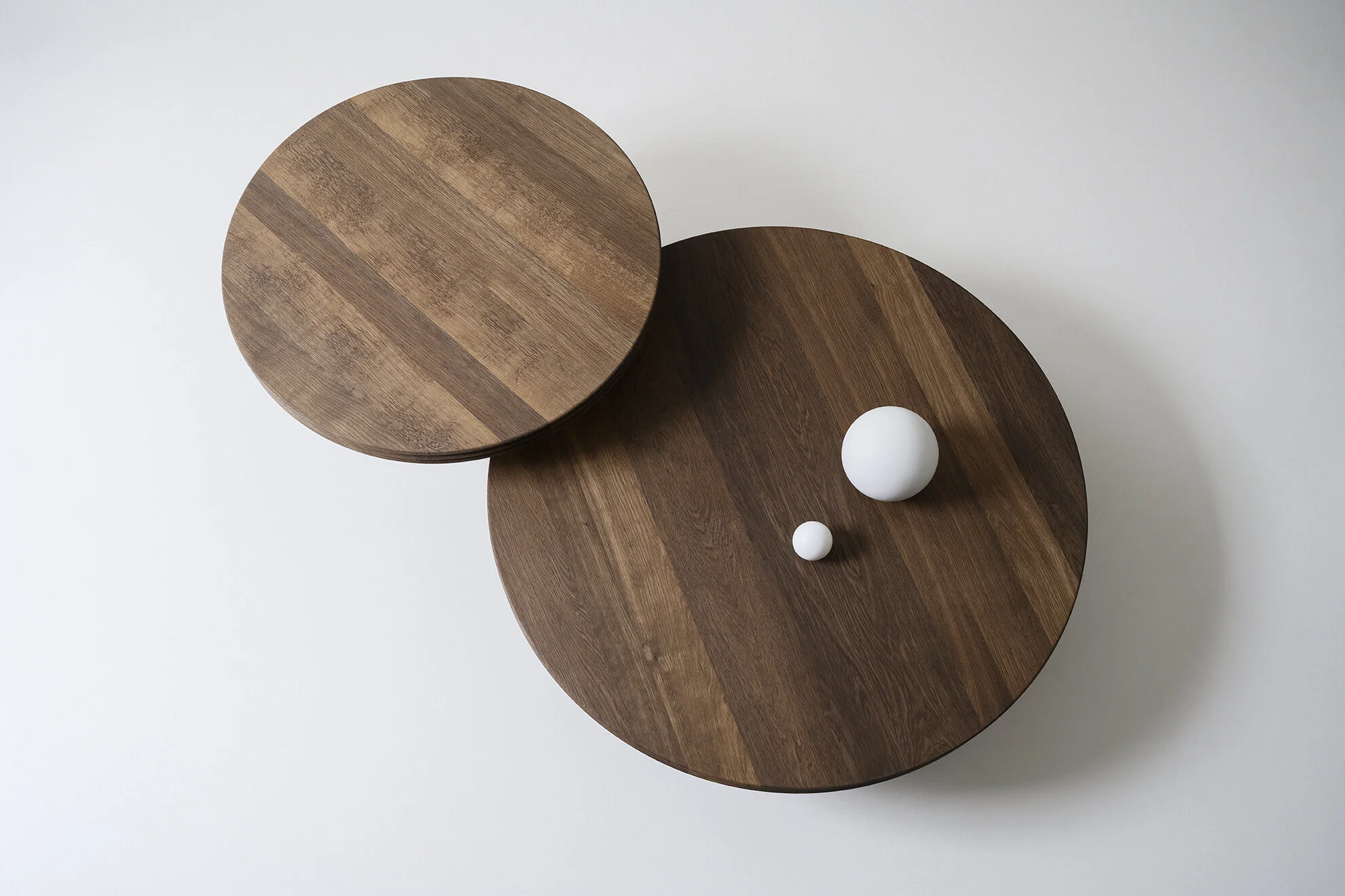 GROOVE COFFEE TABLE_smoked oak_Ø80+Ø110cm_II3._LOW.jpg