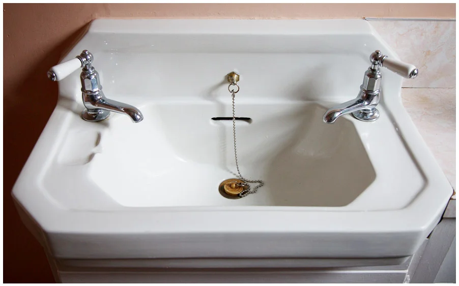 salvage_sink.jpg