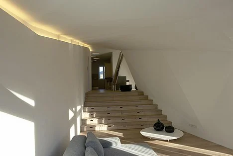 sleek storage stairs.jpg
