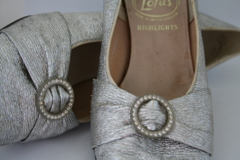 vintage shoes silver shiny flats with silver ring at bow