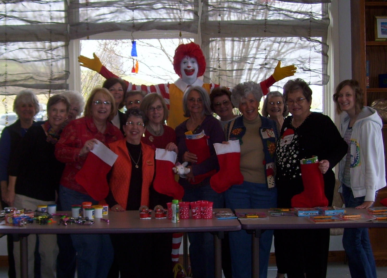 Stocking Stuffing with Ronald 2009 - 2.jpg