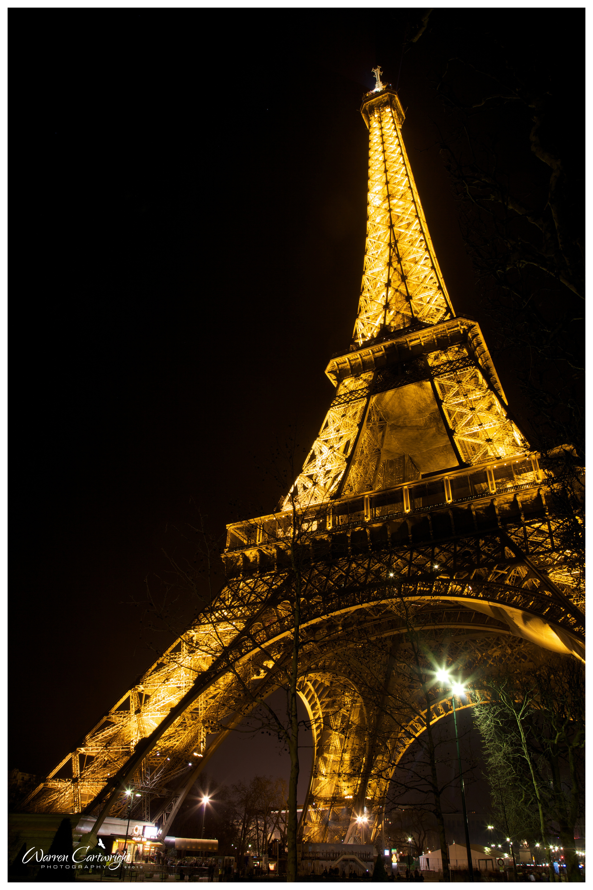 eiffel_tower_night.jpg