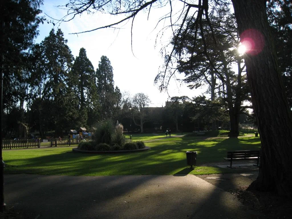 08london_alton_garden2.JPG