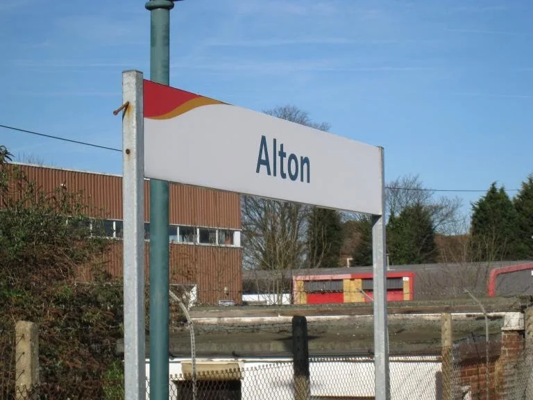 08london_alton_rails.JPG