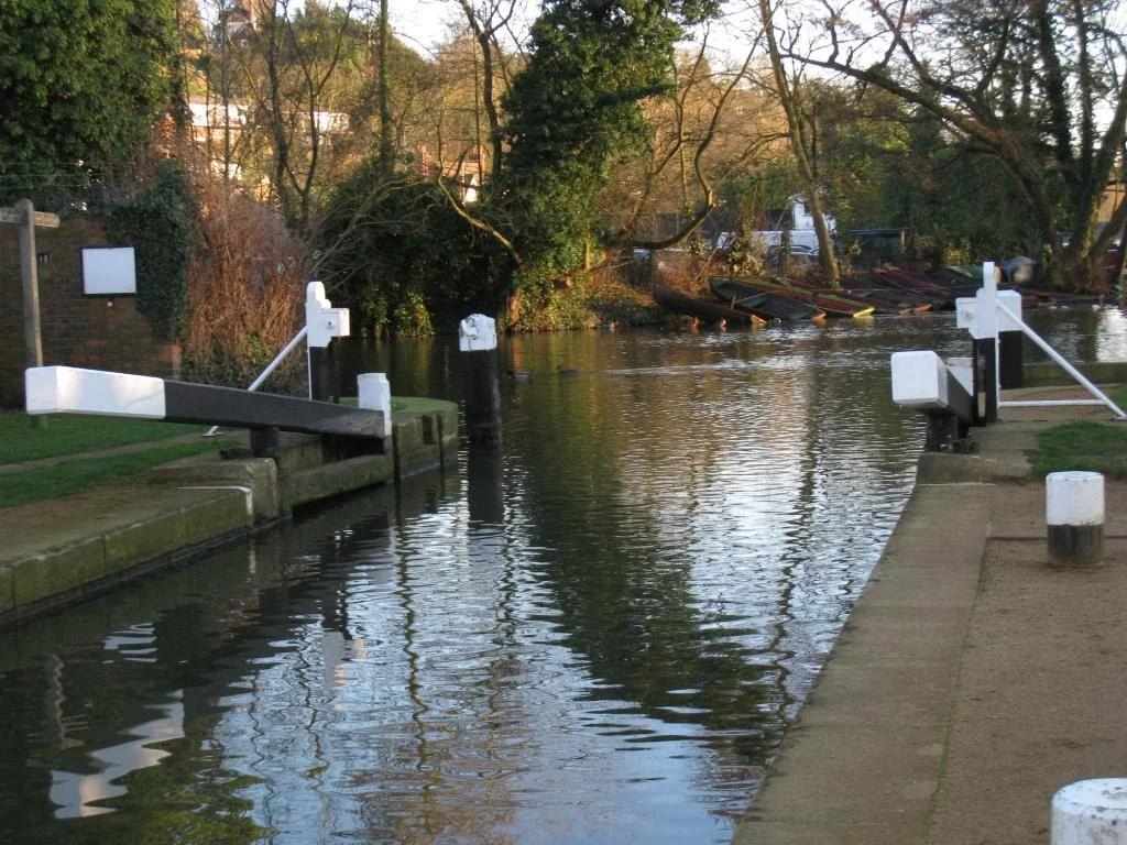 08london_guild_canal.JPG