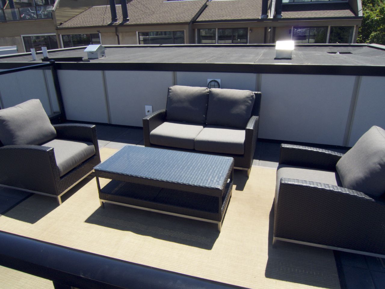 Roof top leisure space