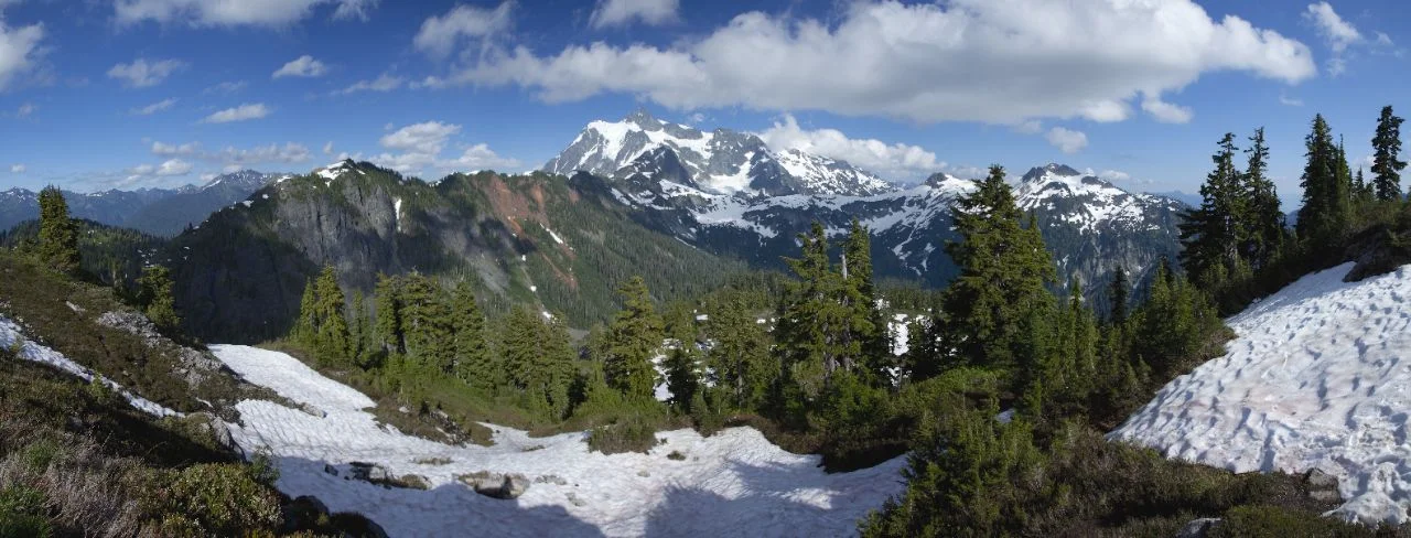 A apnoramic view of the surrounding mountains. Mount Baker's glacier peak is actually behind me.