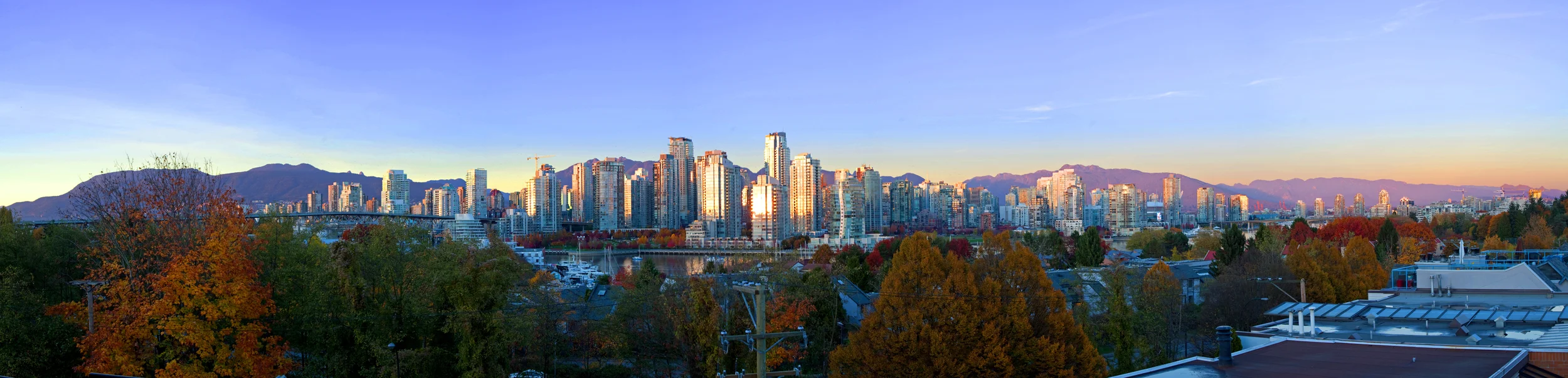 We have had an amazing fall here in Vancouver. The colours are nice, and there has been many clear, sunny days.