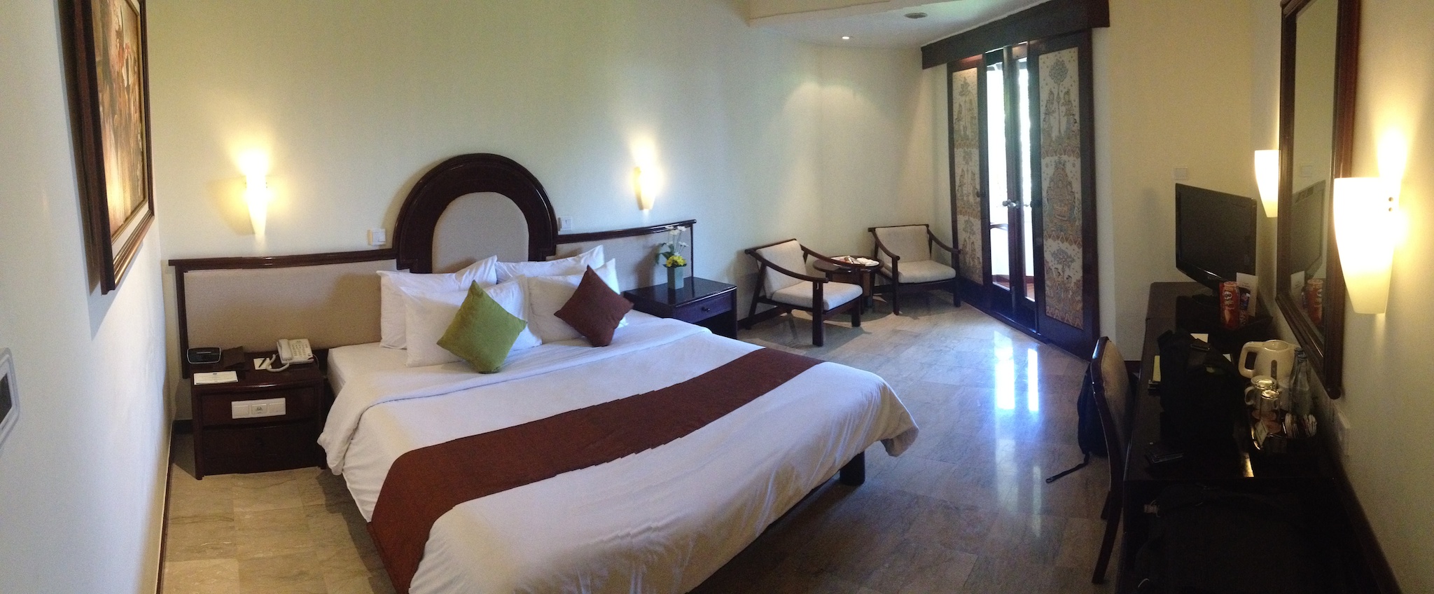 The hotel room itself was pretty nice. Recently renovated, and all the needed amenities. 