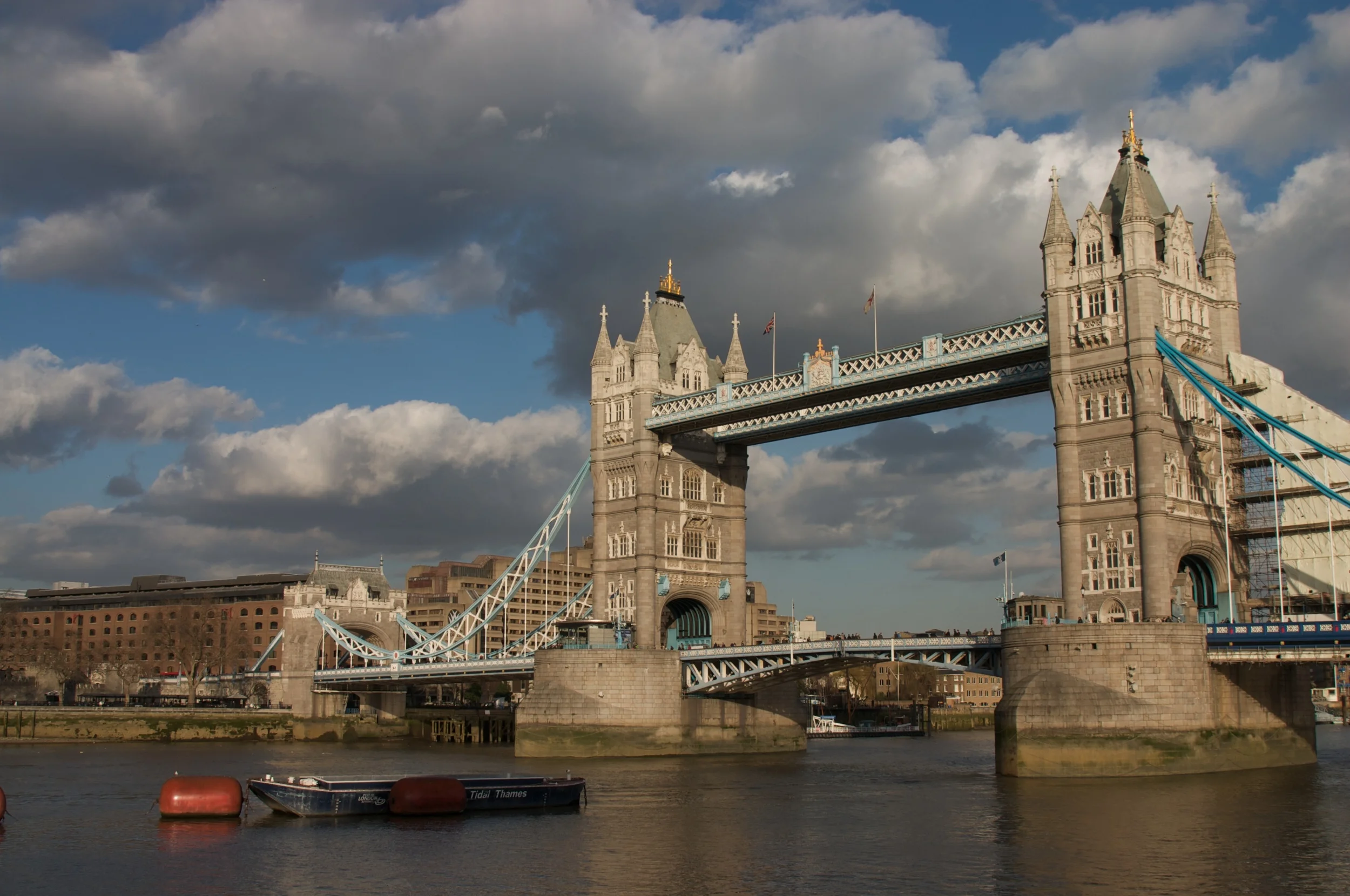 LondonBridge032009++2535+2-664451742-O.jpg