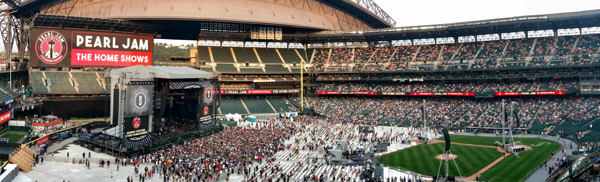 Pano of the stadium just before show time.