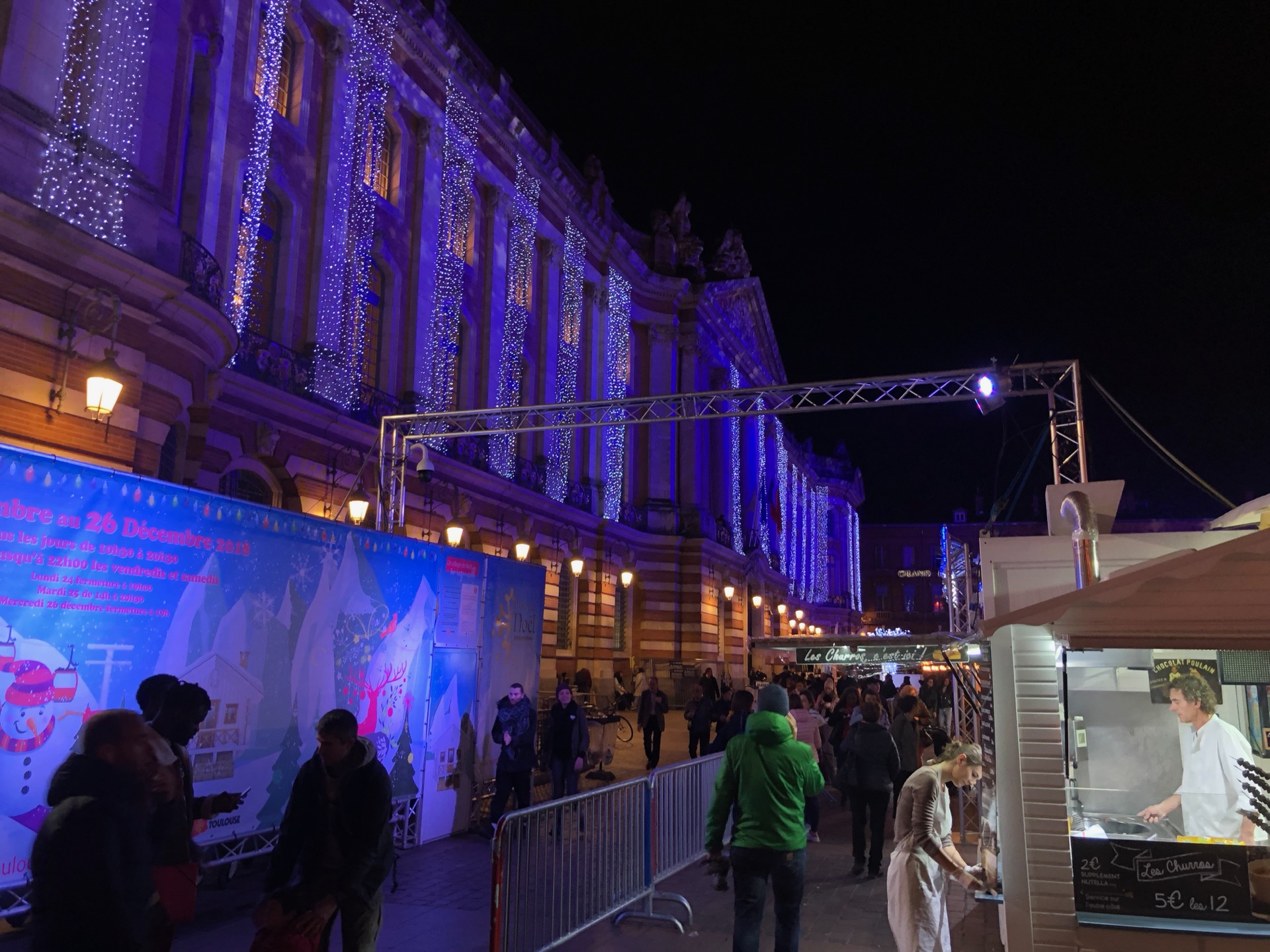  The entrance to the Christmas market. 