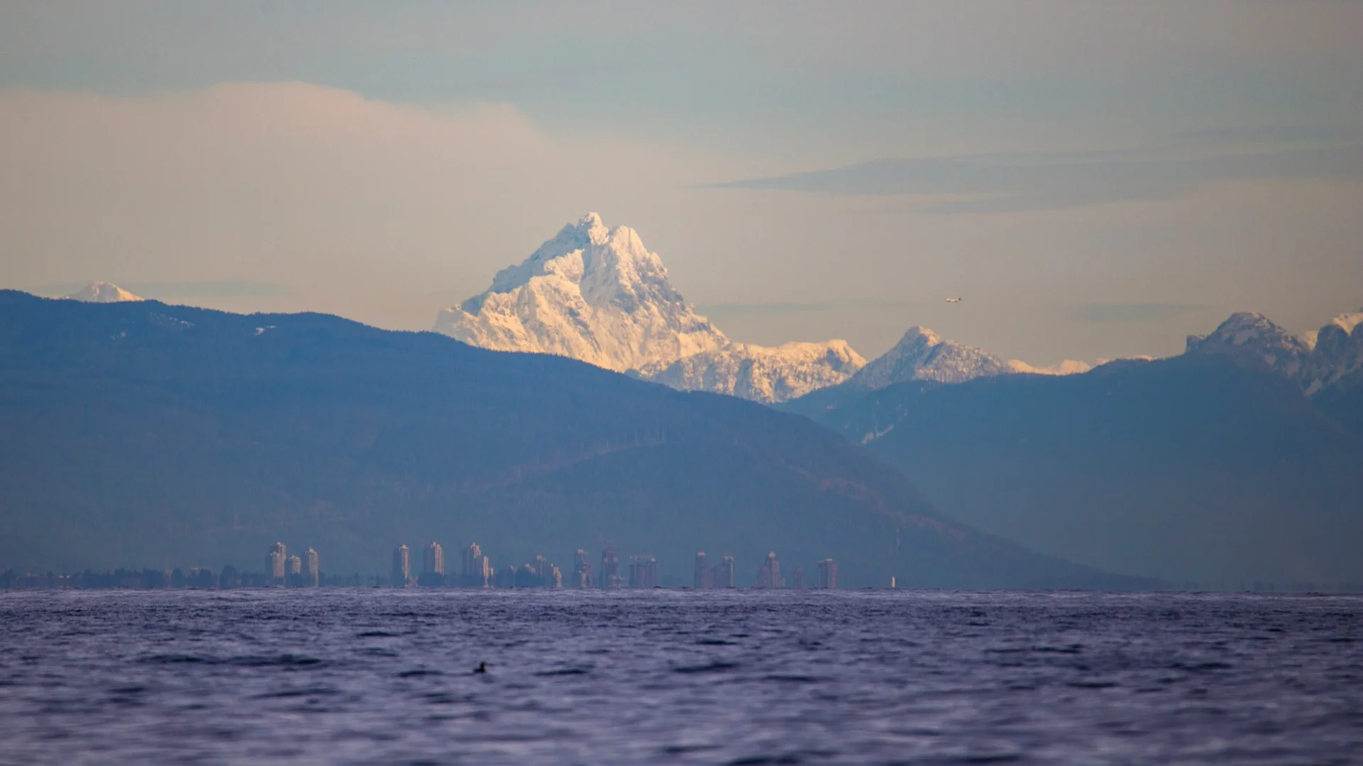  There was a great view of the mountains in the distance behind the city. 
