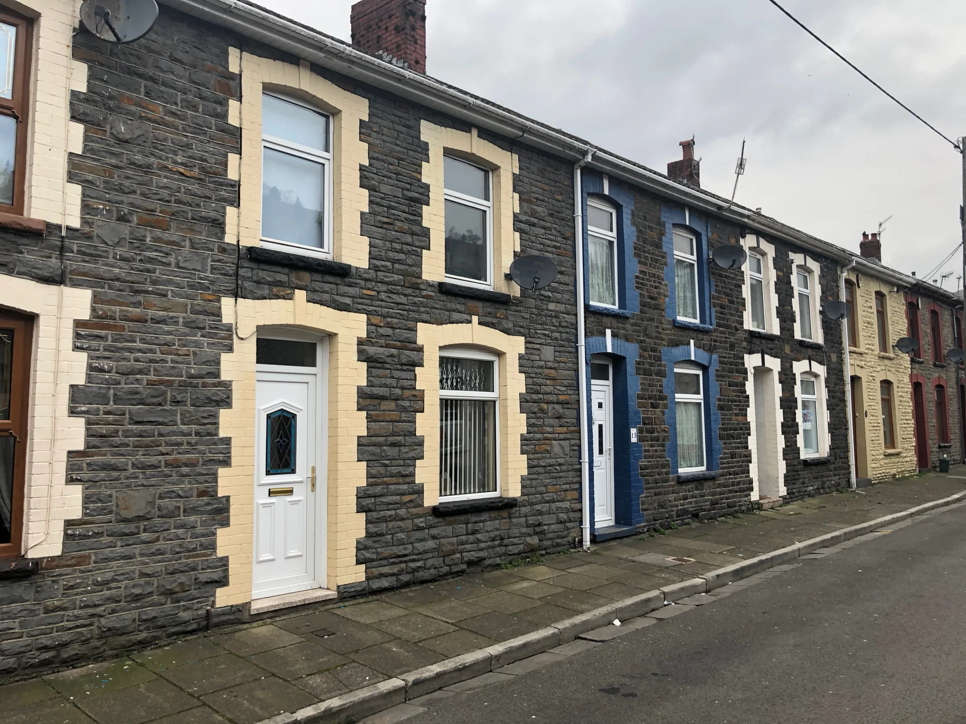 A closer look at some of the row houses on William Street. Very cool, and much bigger than they look from the outside.