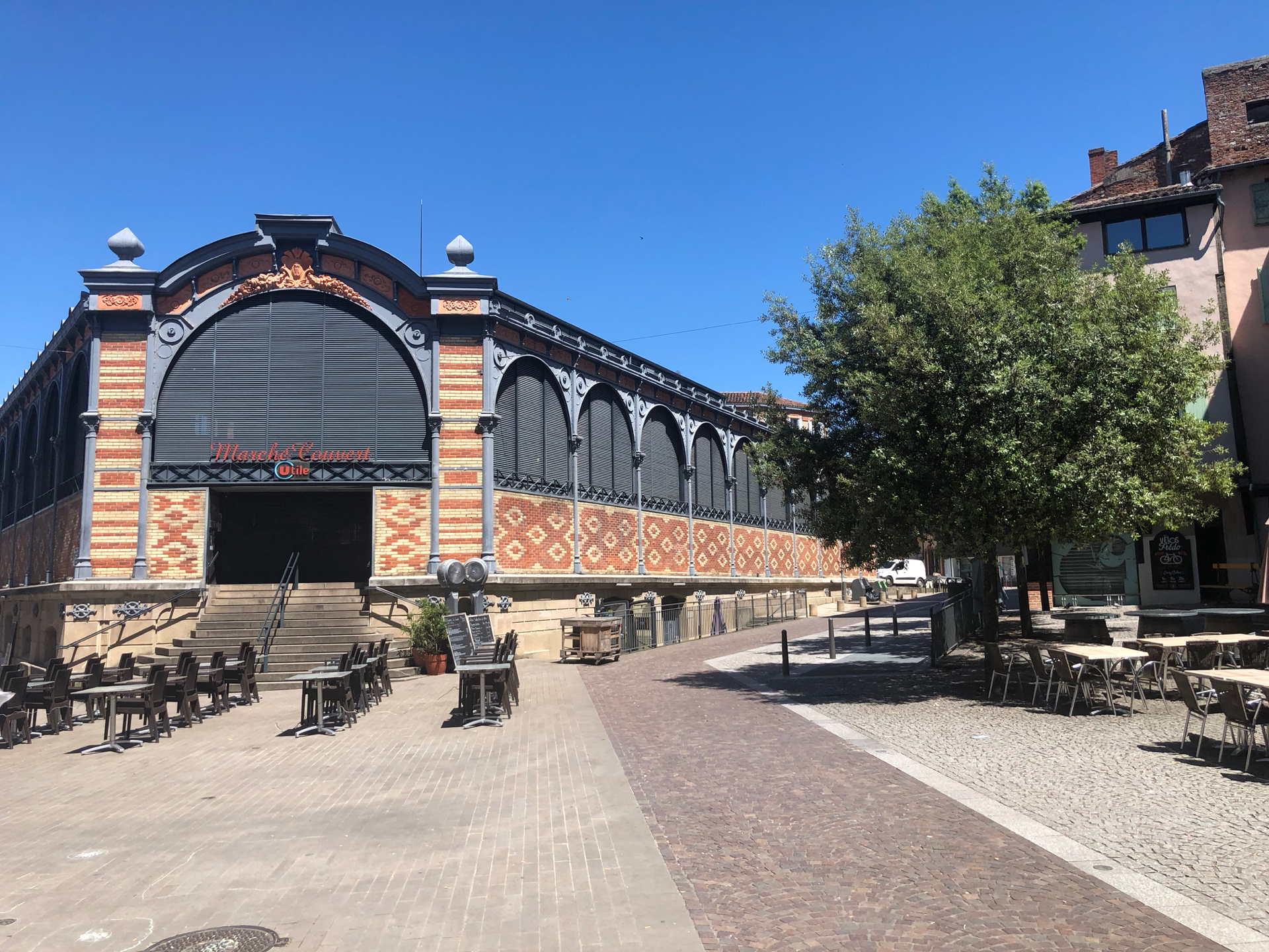 One of my first stops was at the market in the center of the old town. Covered, it had all sorts of food stalls and lots of fresh fruits, veggies, meats and fish.