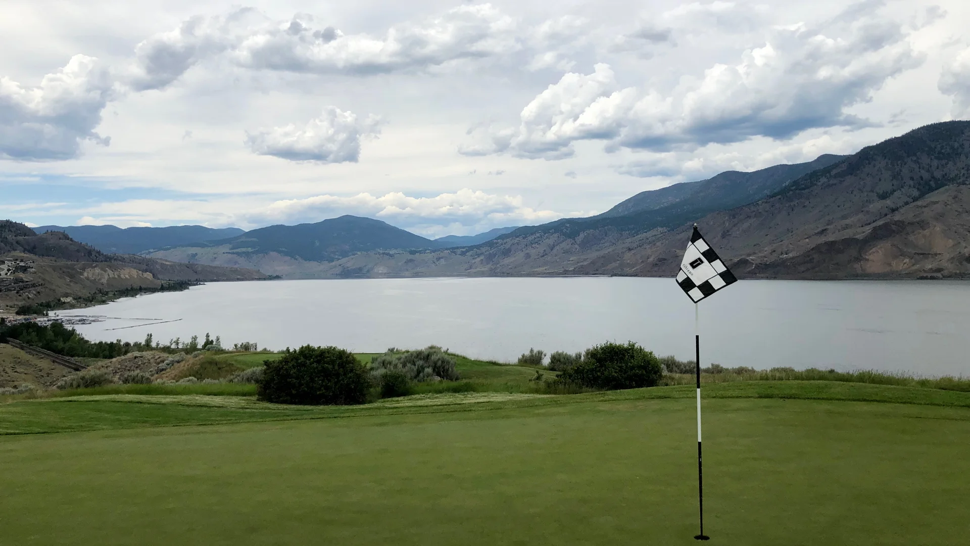  The lake was a dominant feature from many places on the course. 
