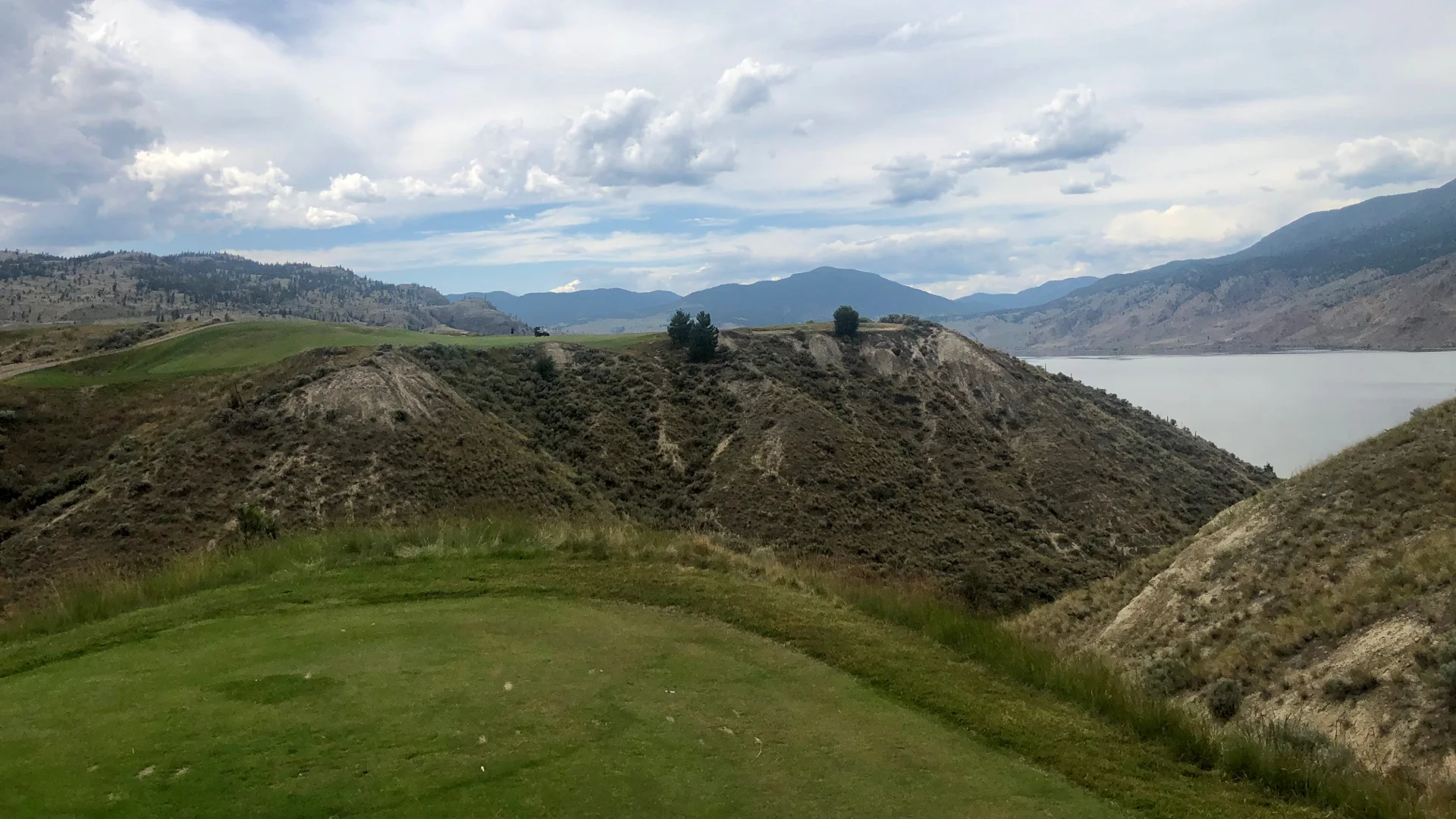  You had to drive across the canyon to reach the fairway. 