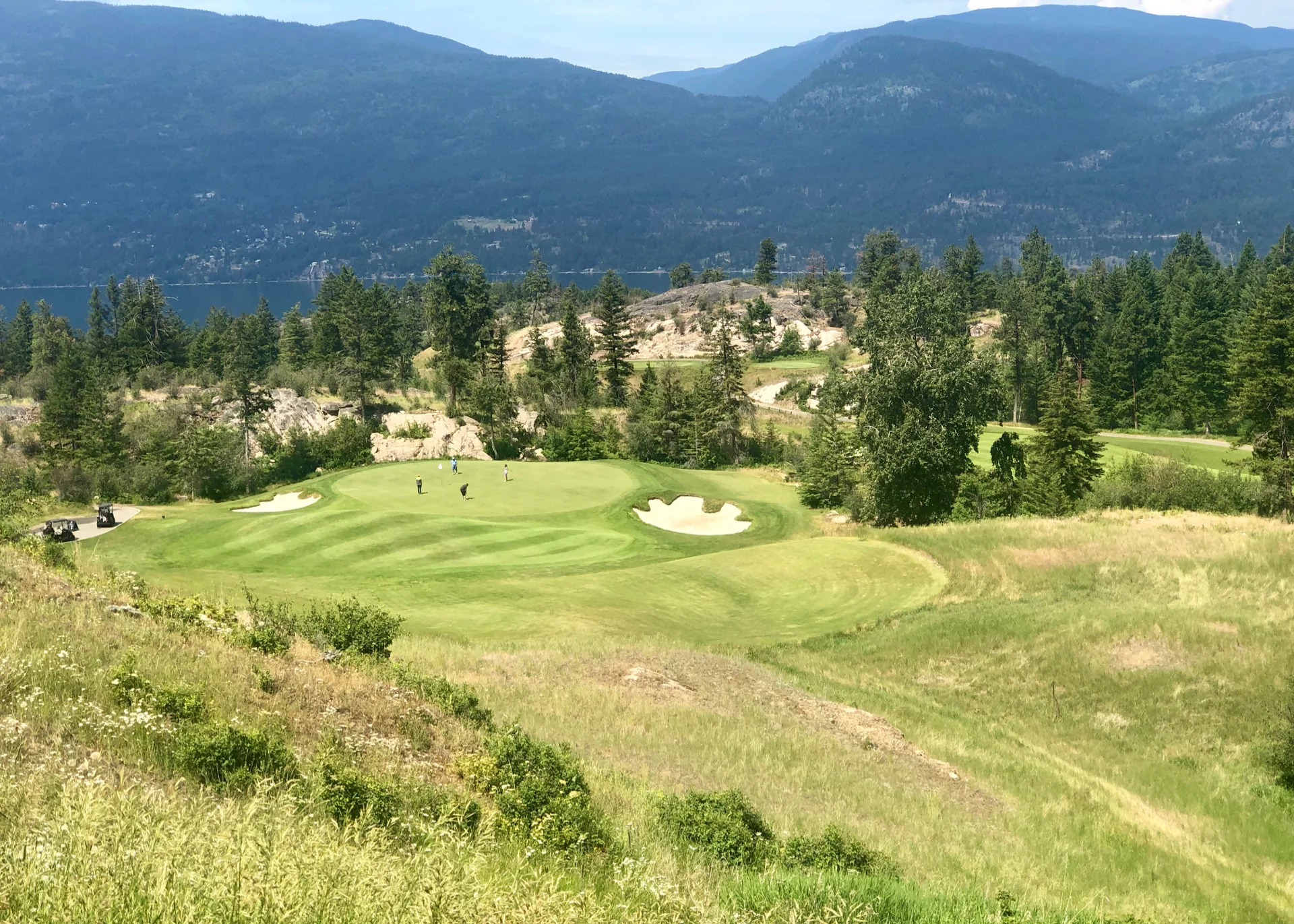  The most dramatic of the downhill par 3s 